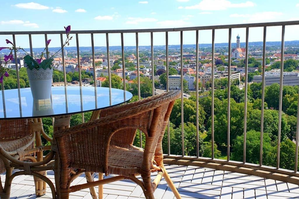 Suite-Xxi City View Hotelturm Aψβούργη Εξωτερικό φωτογραφία