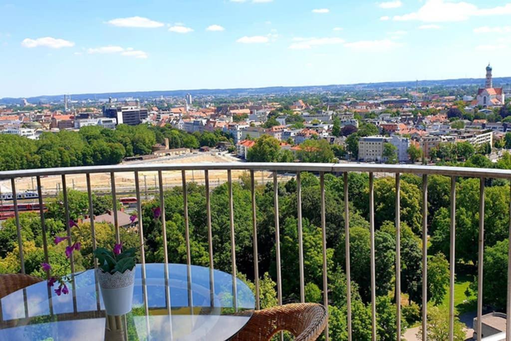 Suite-Xxi City View Hotelturm Aψβούργη Εξωτερικό φωτογραφία